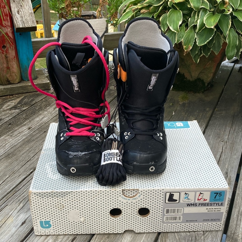Burton freestyle snowboarding boots